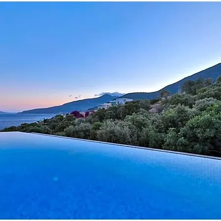 Villa Sleeps 8 With Pool Air Con And Wifi Kalkan