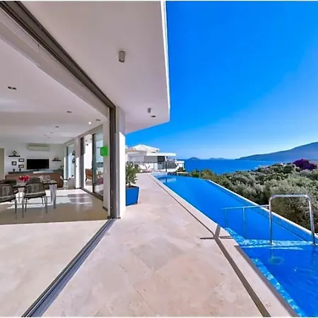 Sleeps 8 With Pool Air Con And Wifi *