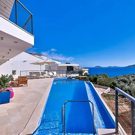 Sleeps 8 With Pool Air Con And Wifi Villa *