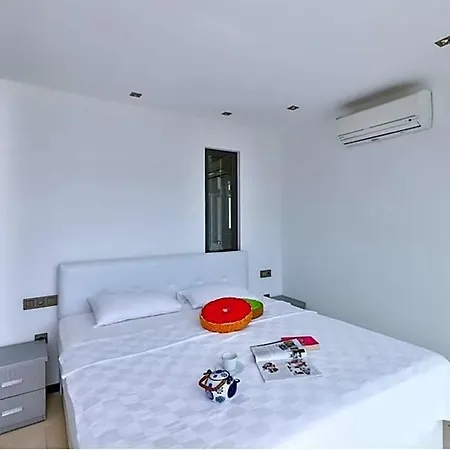 Villa Sleeps 8 With Pool Air Con And Wifi Kalkan