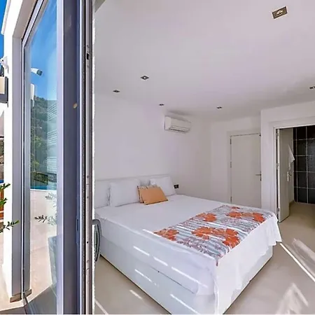 Sleeps 8 With Pool Air Con And Wifi Kalkan